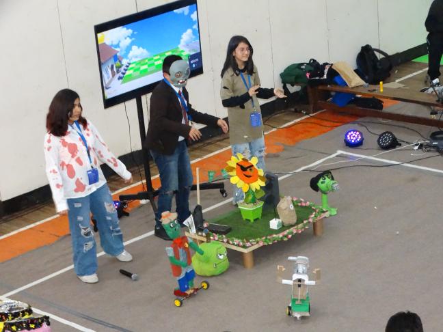 participantes concurso robotica